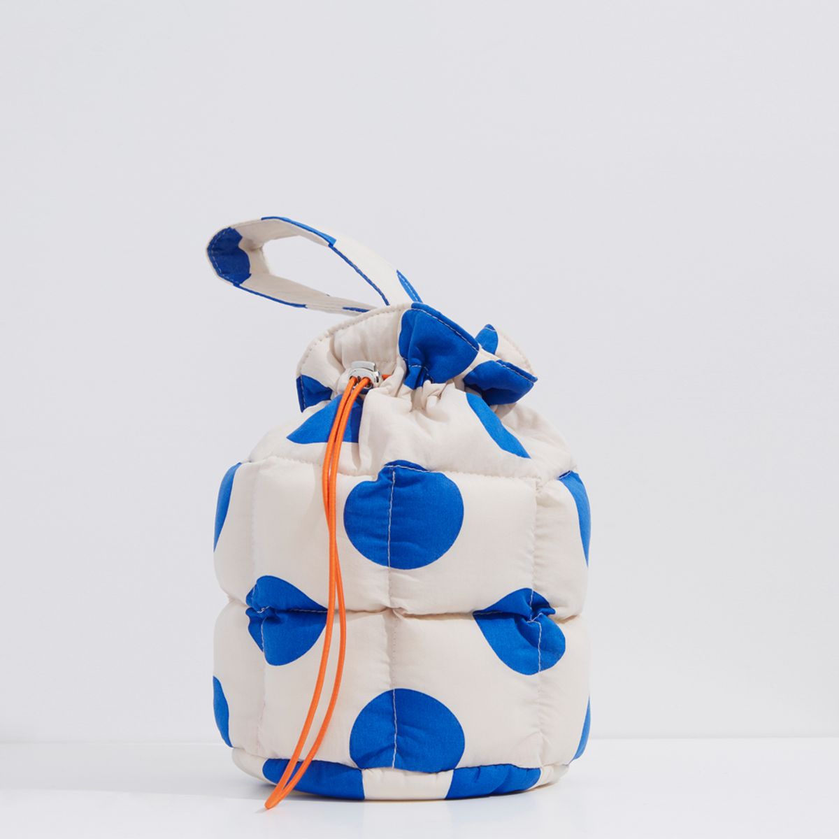 이지지(EEGEEGEE) Puper Roll Bag [Blue Dot]
