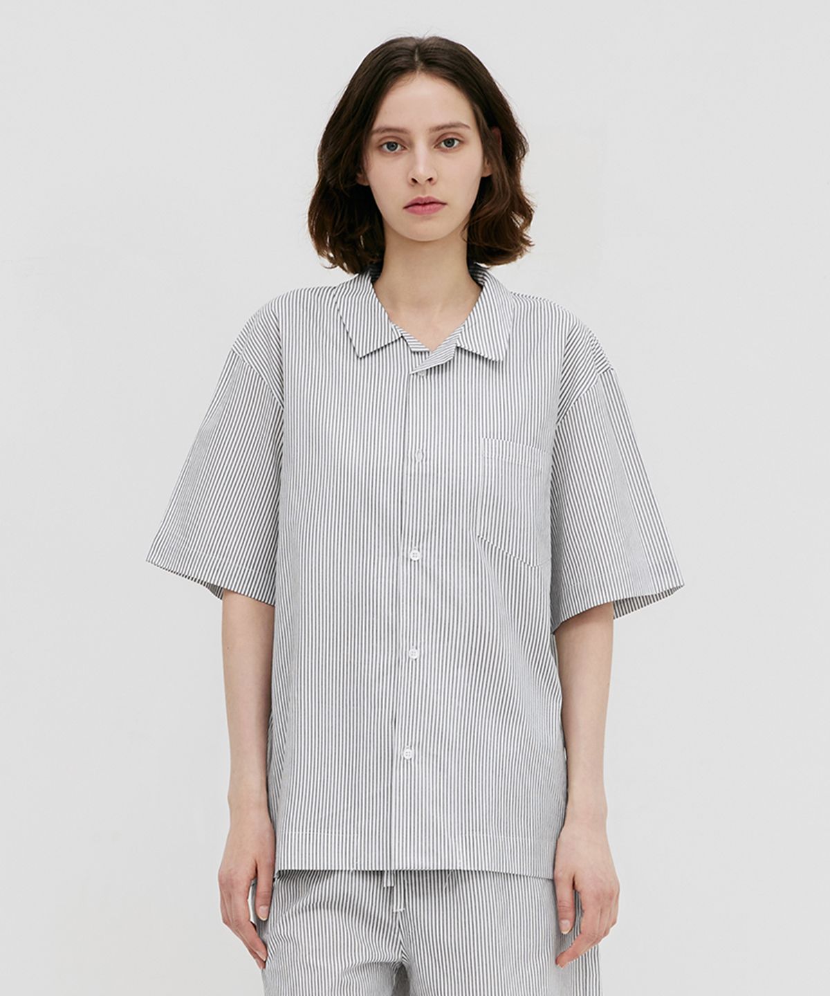 레이지지(LAZYZ) Stay Stripe Pajamas Short Sleeve Shirts - Gentle Black