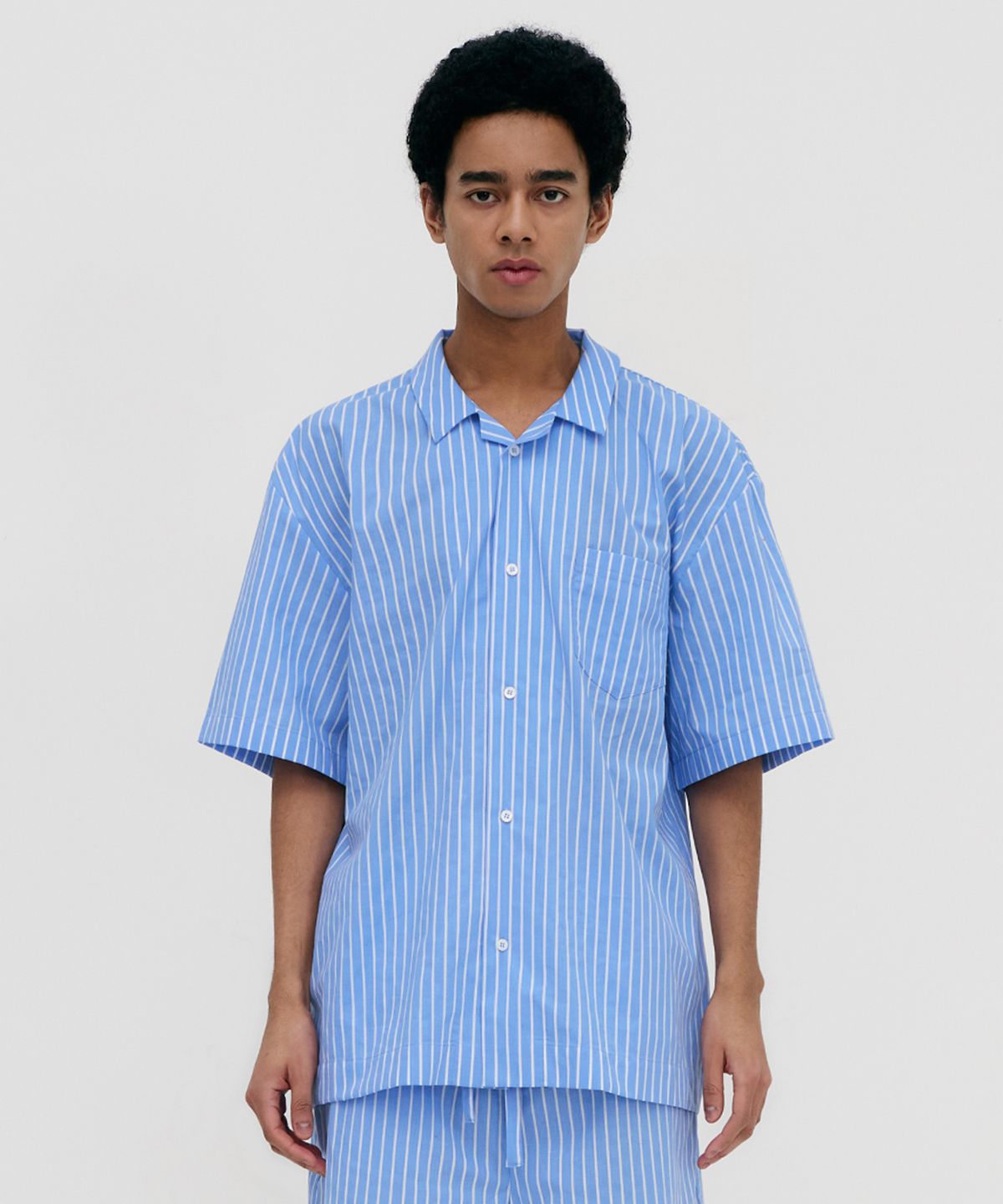 레이지지(LAZYZ) Stay Stripe Pajamas Short Sleeve Shirts - Light Blue