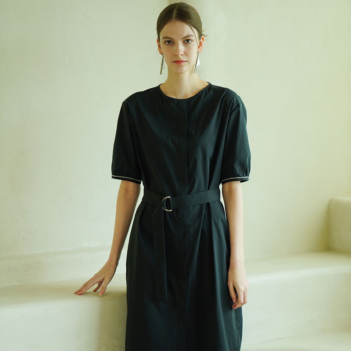 아쿠드(ACUD) Chain Detail Round Neck Shirt Dress _ Charcoal