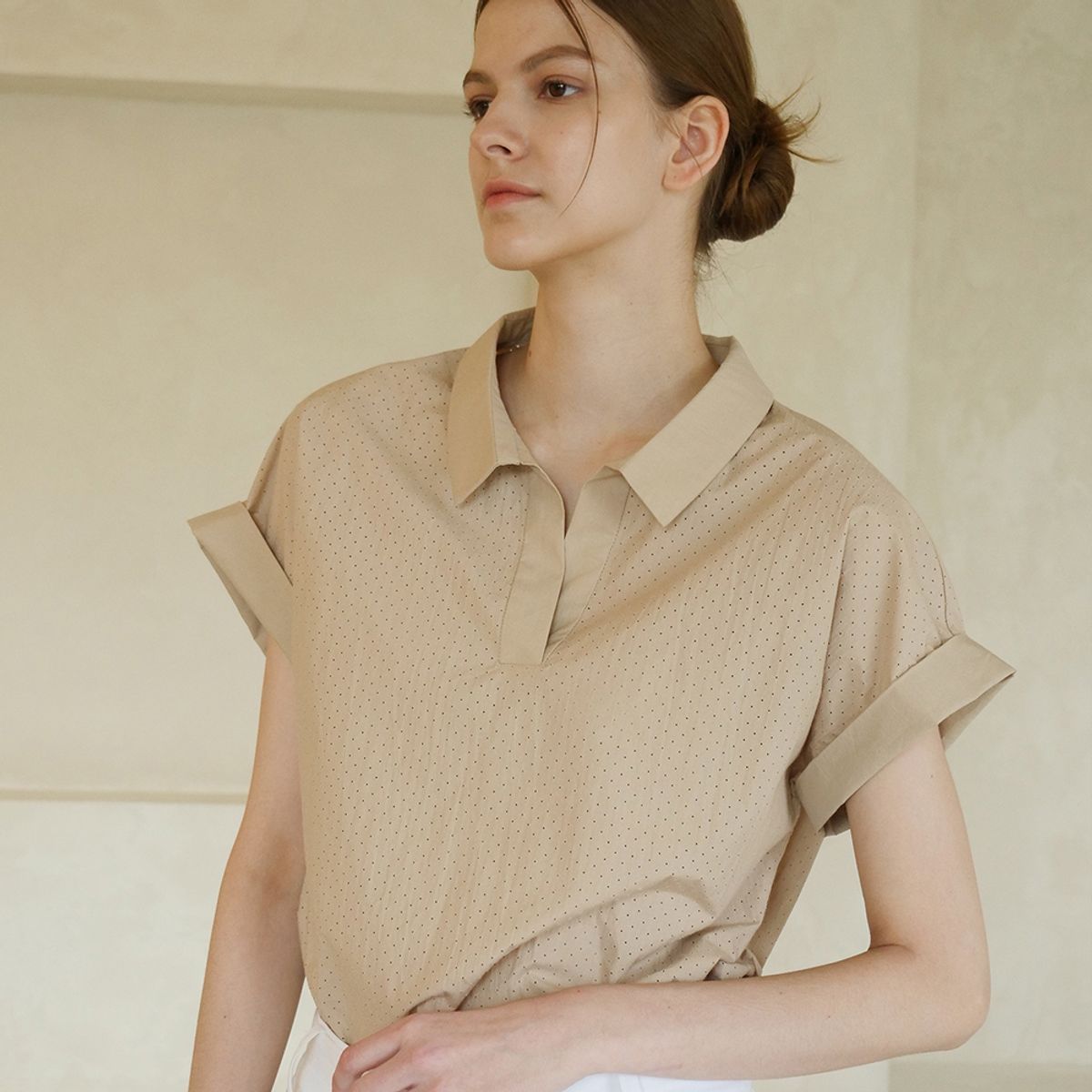 아쿠드(ACUD) Punching Detail Shirt Blouse _ Beige
