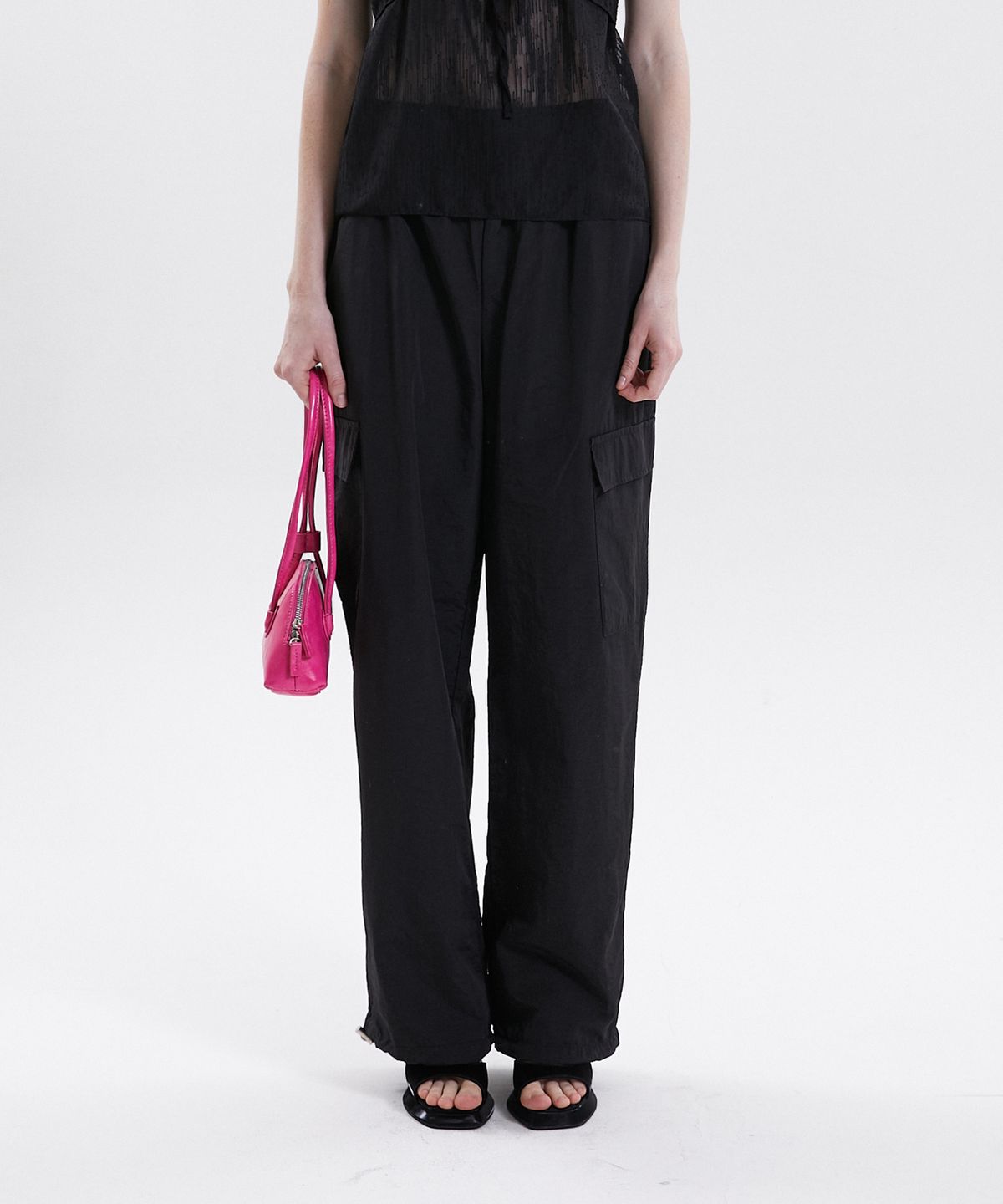 핑크파인애플(PINK PINEAPPLE) RUSTLE CARGO PANTS_BLACK