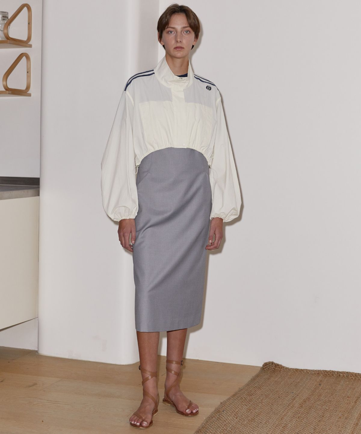 엔오르(EN OR) DOUBLE STRIPE STRING CROP JACKET - CREAM