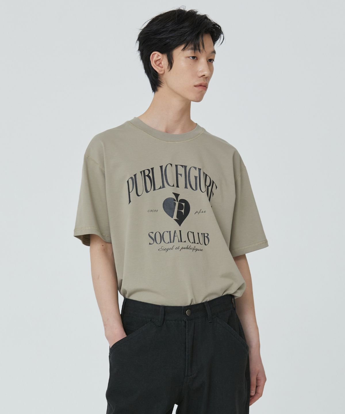 퍼블릭피겨(PUBLICFIGURE) 소셜클럽 티셔츠_카키