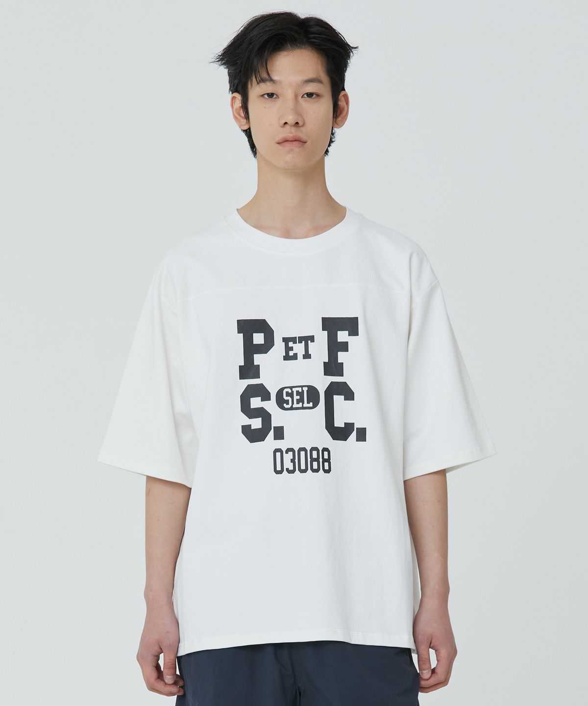 퍼블릭피겨(PUBLICFIGURE) PFSC 풋볼 티셔츠_아이보리