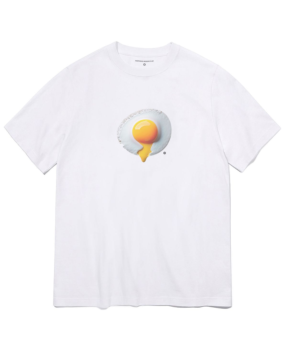 한량 컬렉티브(HANRYANG COLLECTIVE) HR® The best fried egg in the universe 계란 프라이 화이트 반팔 티셔츠