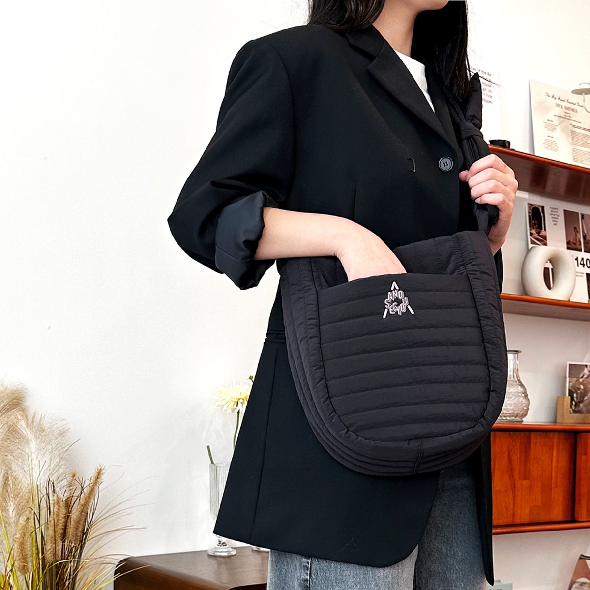 앤드씨유(AND SEE YOU) 유 숄더 U SHOULDER A2307 BLACK