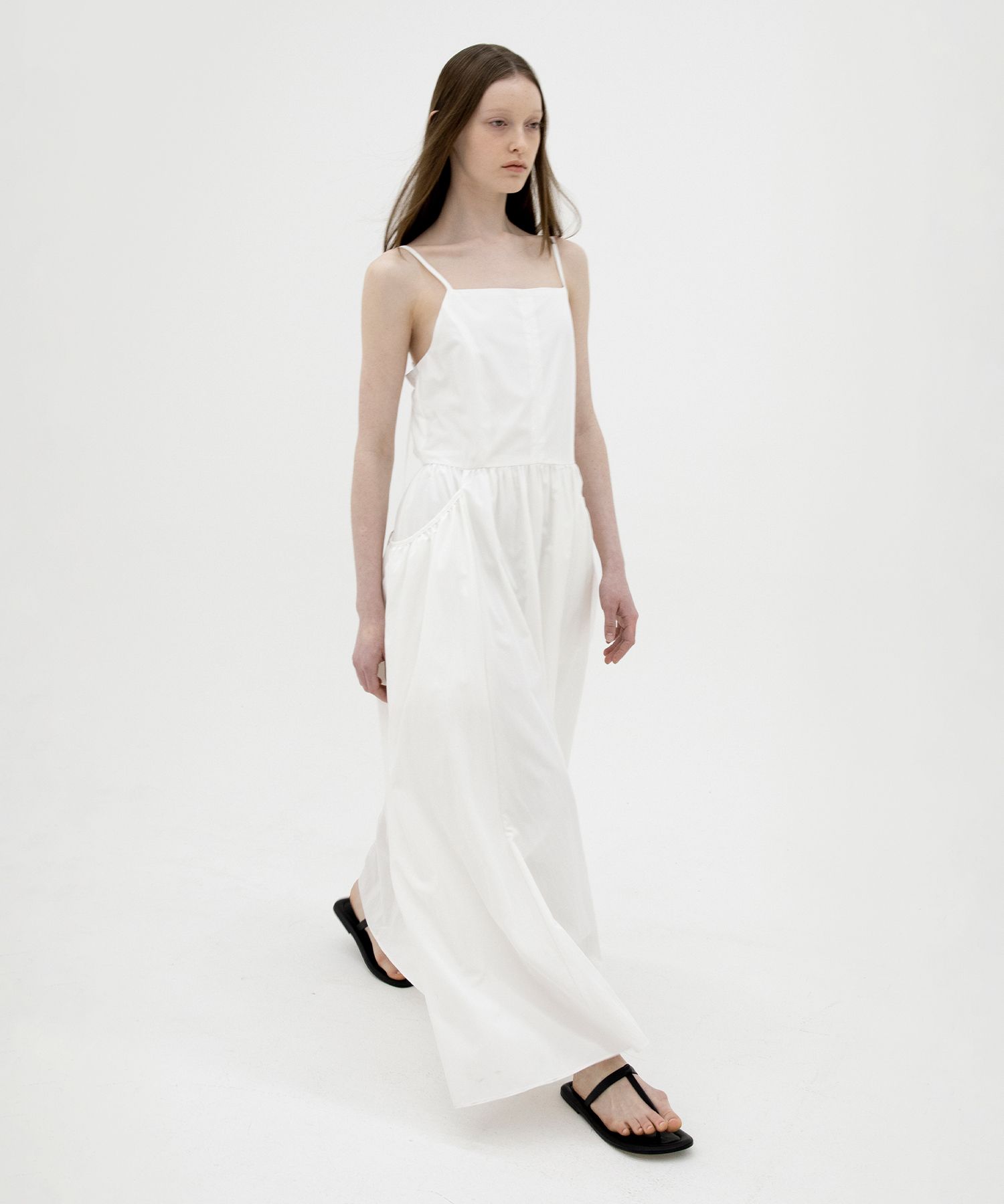 【LEVAR】Shirring Pocket Sleeveless Dress■日本在庫なし MUSINSA公式 | LEVAR Shirring Pocket Sleeveless Dress - White