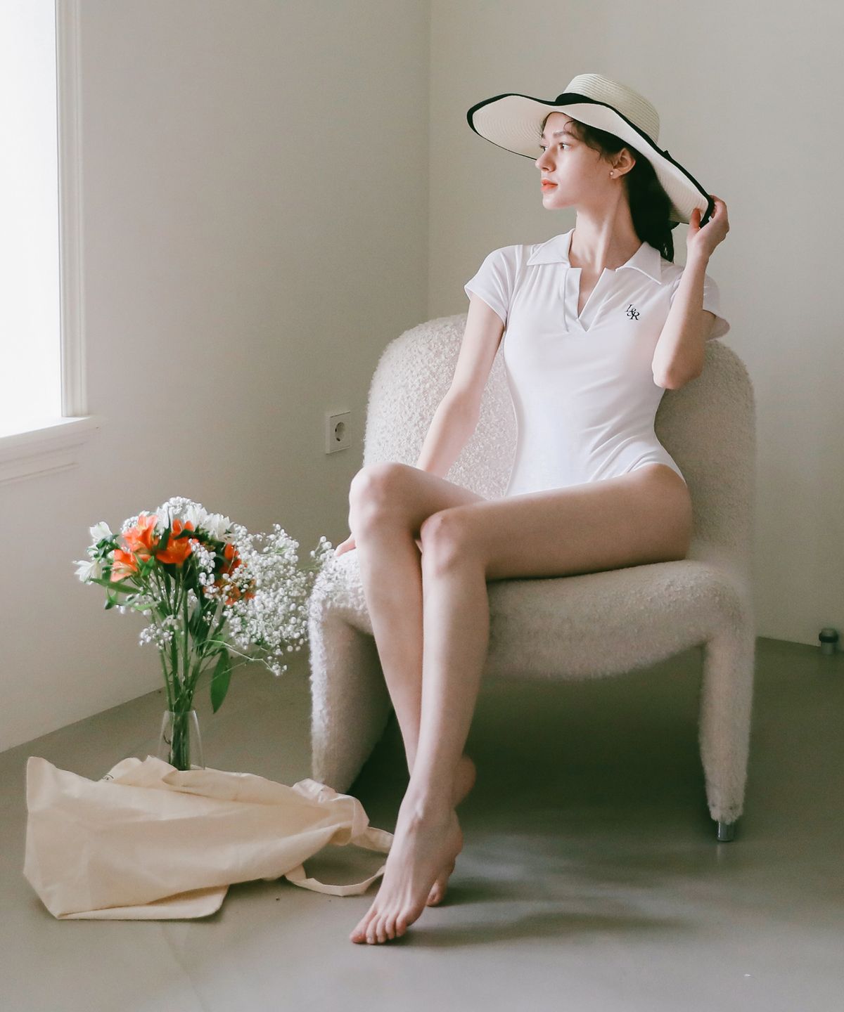 로시로우(LOSSYROW) L&R Collar neck monokini White