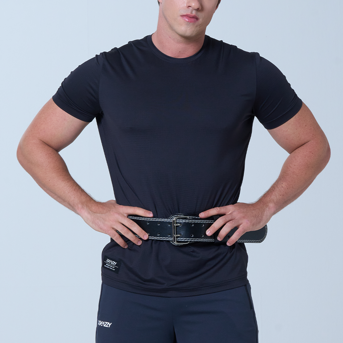 엑스네지(XNAZZY) 발란스 머슬핏 반팔티셔츠 XN23SSMTS01 [BLACK]