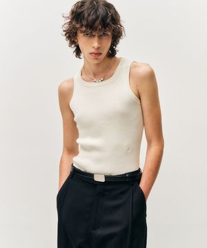 스퀘어 넥 니트 슬리브리스 (화이트)