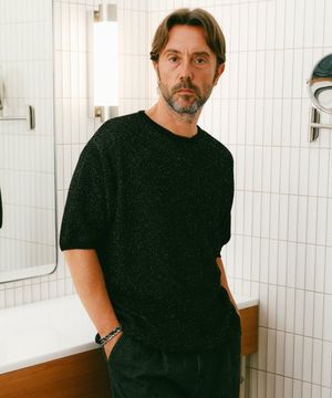 부클 자가드 라운드 니트 블랙