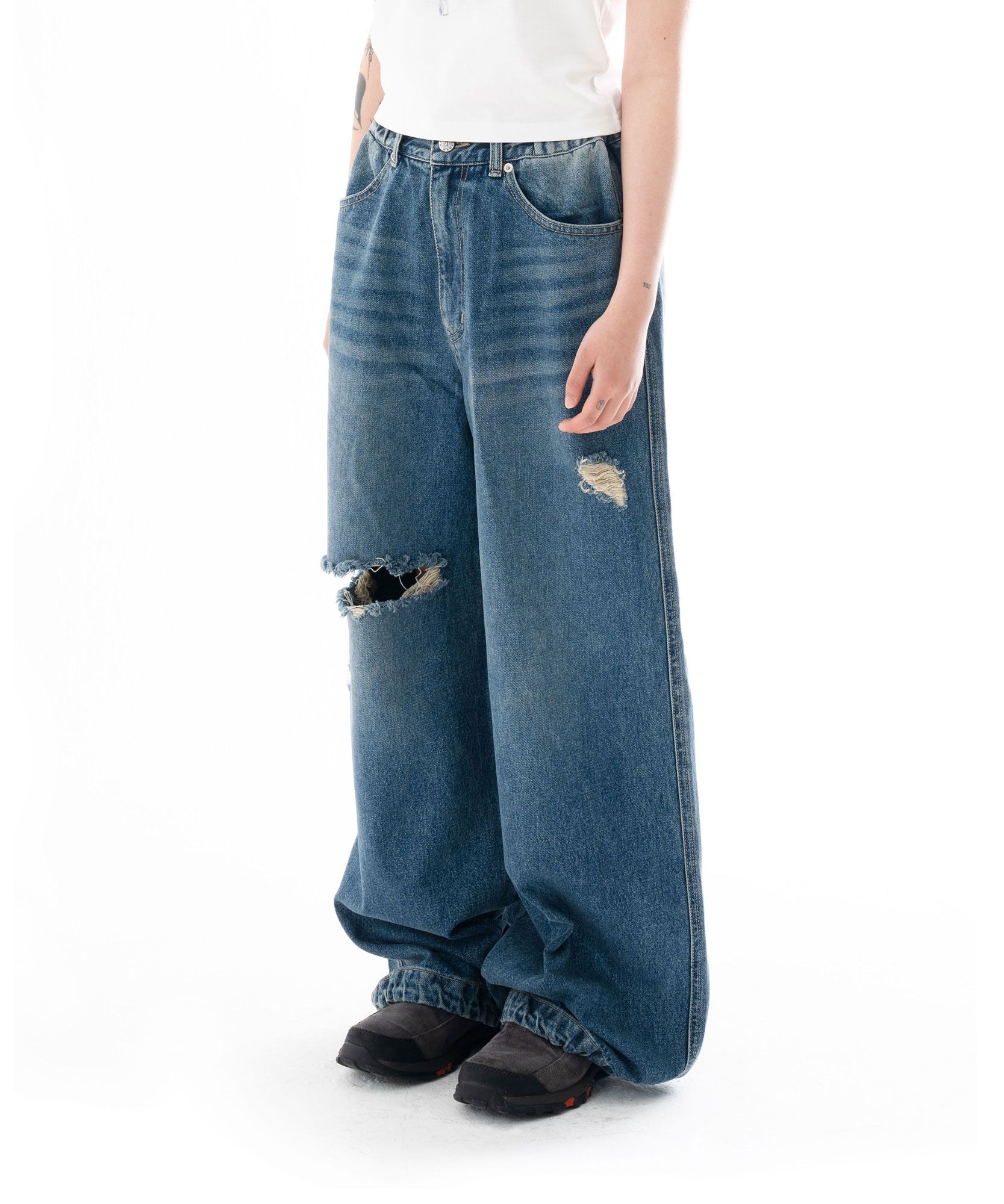 ◆AAKAM◆ Distressed Denim Pants Blue Distressed Denim Pants (Blue) - AAKAM | 60% - Asian Fashion
