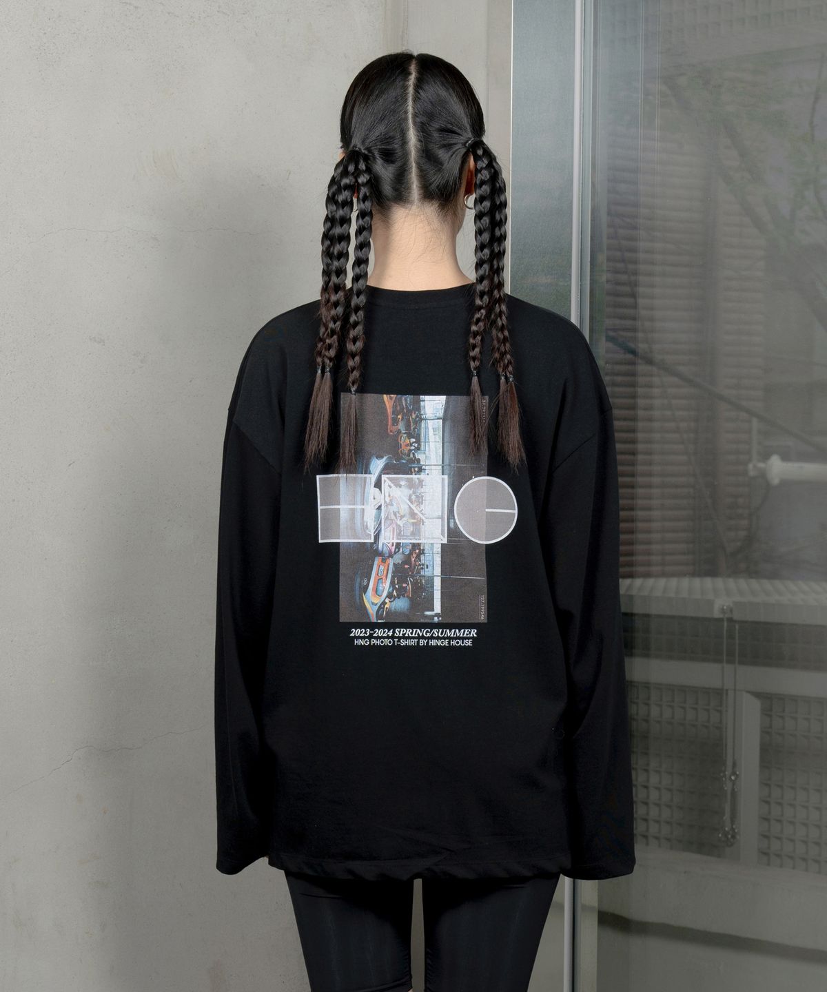힌지(HINGE) HNG 포토 티셔츠 / 블랙