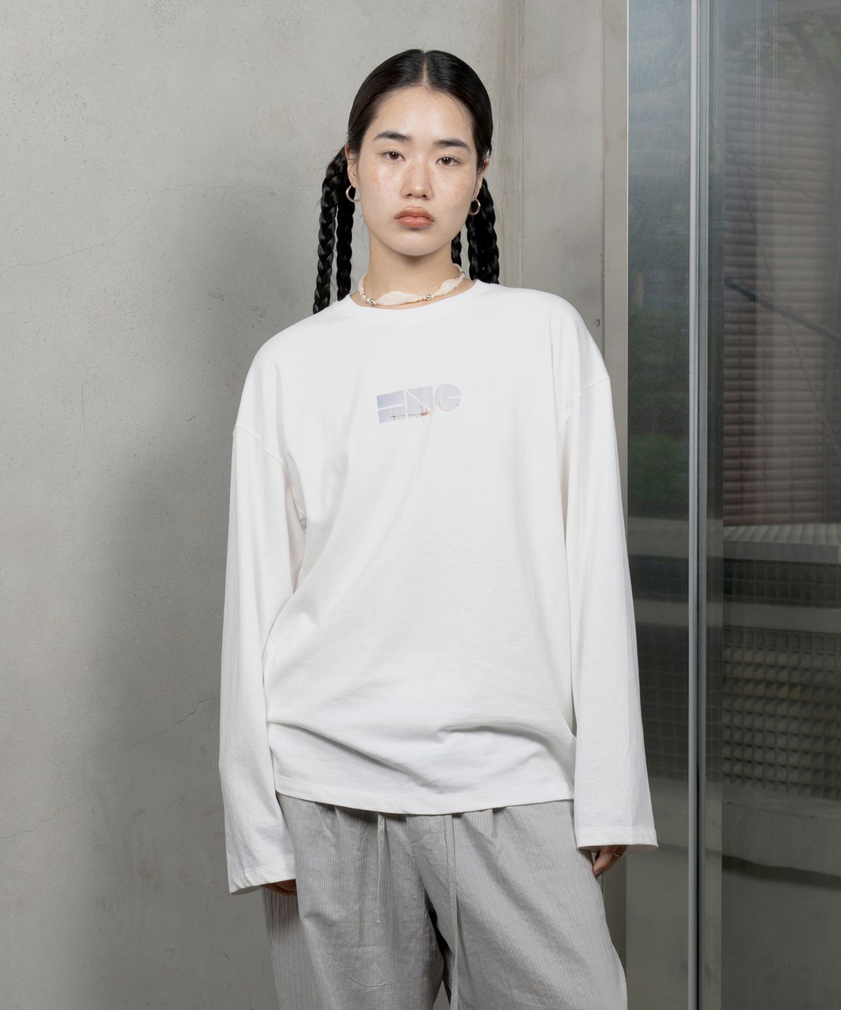 힌지(HINGE) HNG 포토 티셔츠 / 오프 화이트