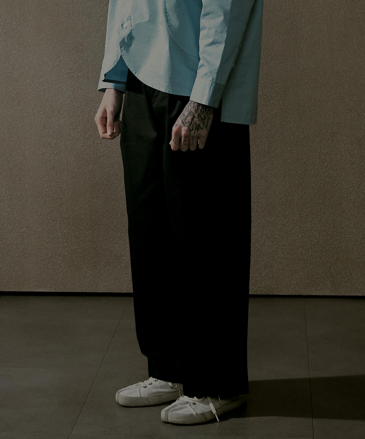 비레이지(BELAZY) 포터리 투턱 팩츠_네이비