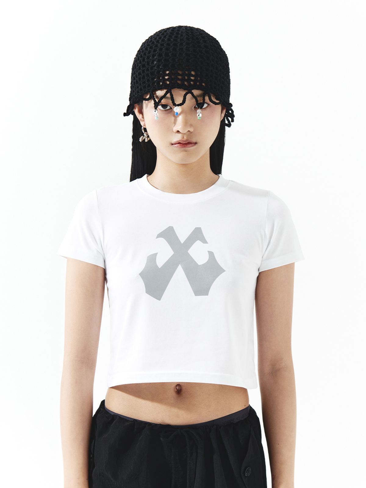 와이이이엘(YEEL) SCOTCH LOGO CROP T-SHIRT WHITE
