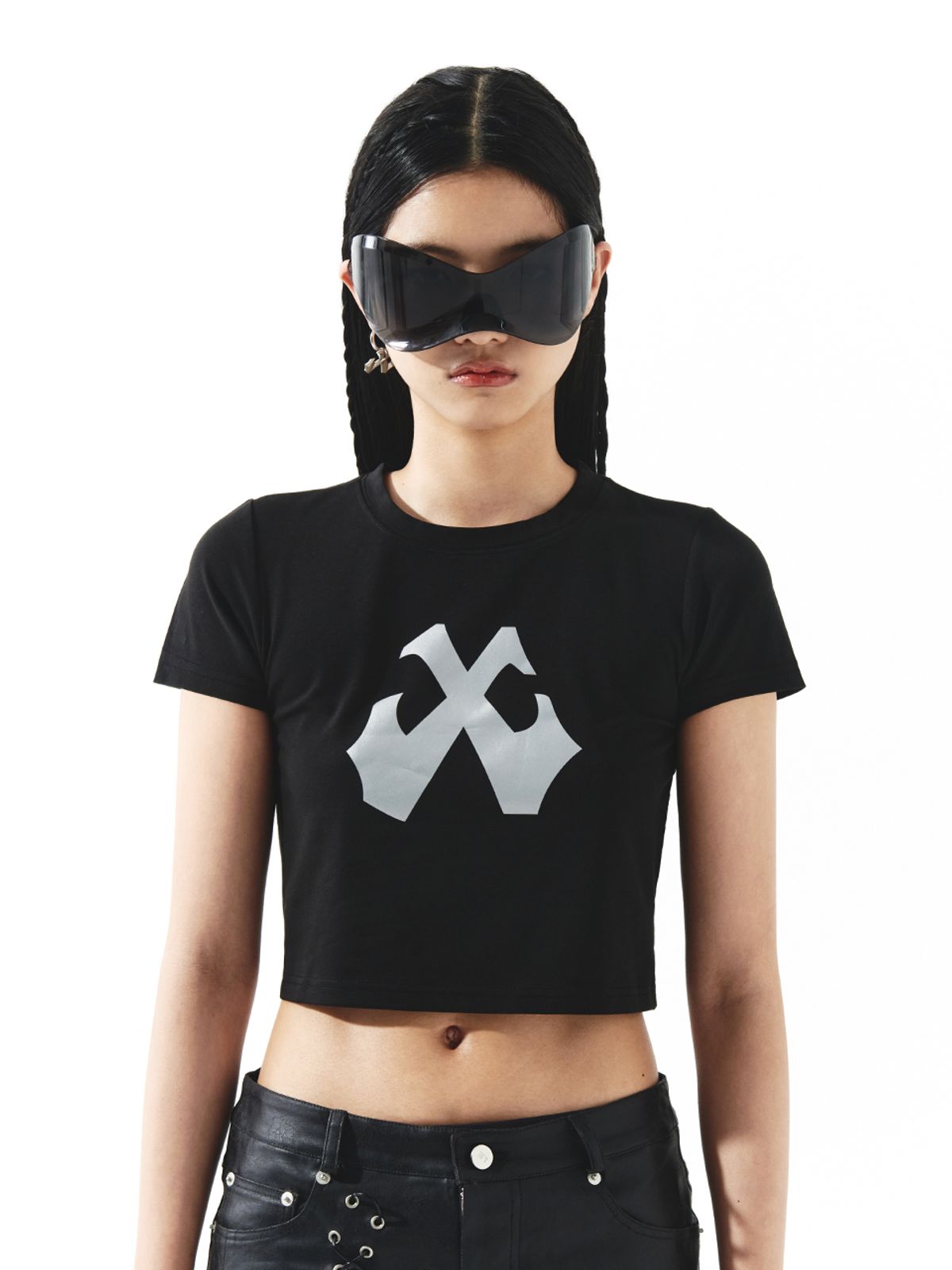 와이이이엘(YEEL) SCOTCH LOGO CROP T-SHIRT BLACK