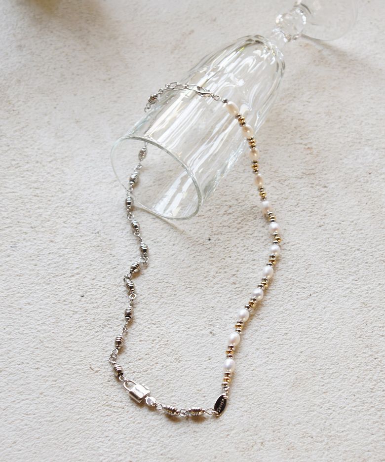 BOTTLE CHAIN LOCK PEARL NECKLACE