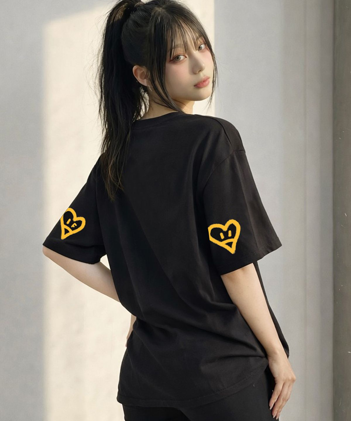 그레이버(GRAVER) [UNISEX]엘보우 스프레이 하트 스마일 반팔티_4color
