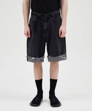 RAW TURN-UP SHORT JEANS - WASHED BLACK