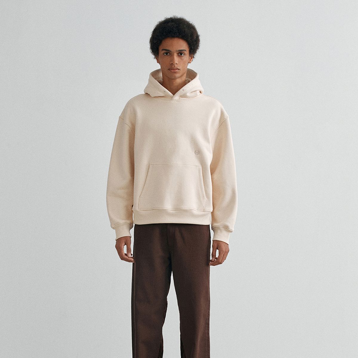 호이테(HEUTE) HET SIGNATURE HOODIE SWEATSHIRT CREAM