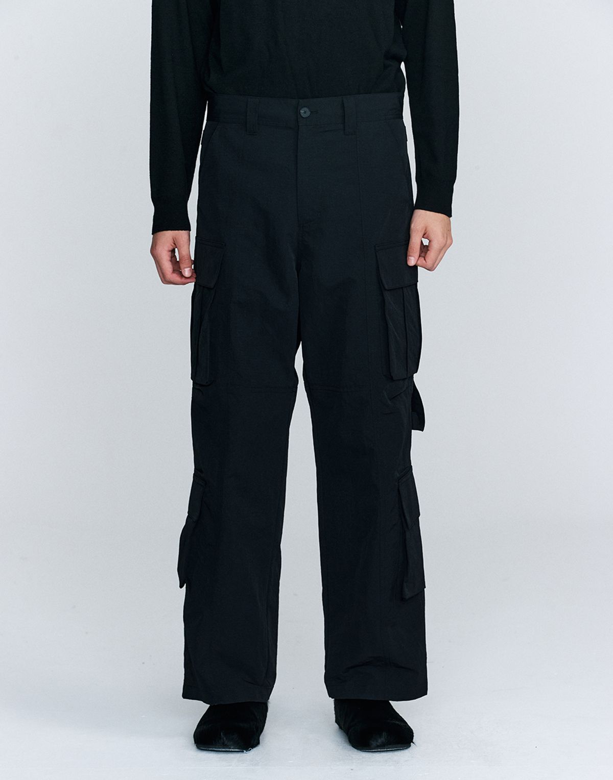 호이테(HEUTE) HET STRAP CARGO PANTS BLACK