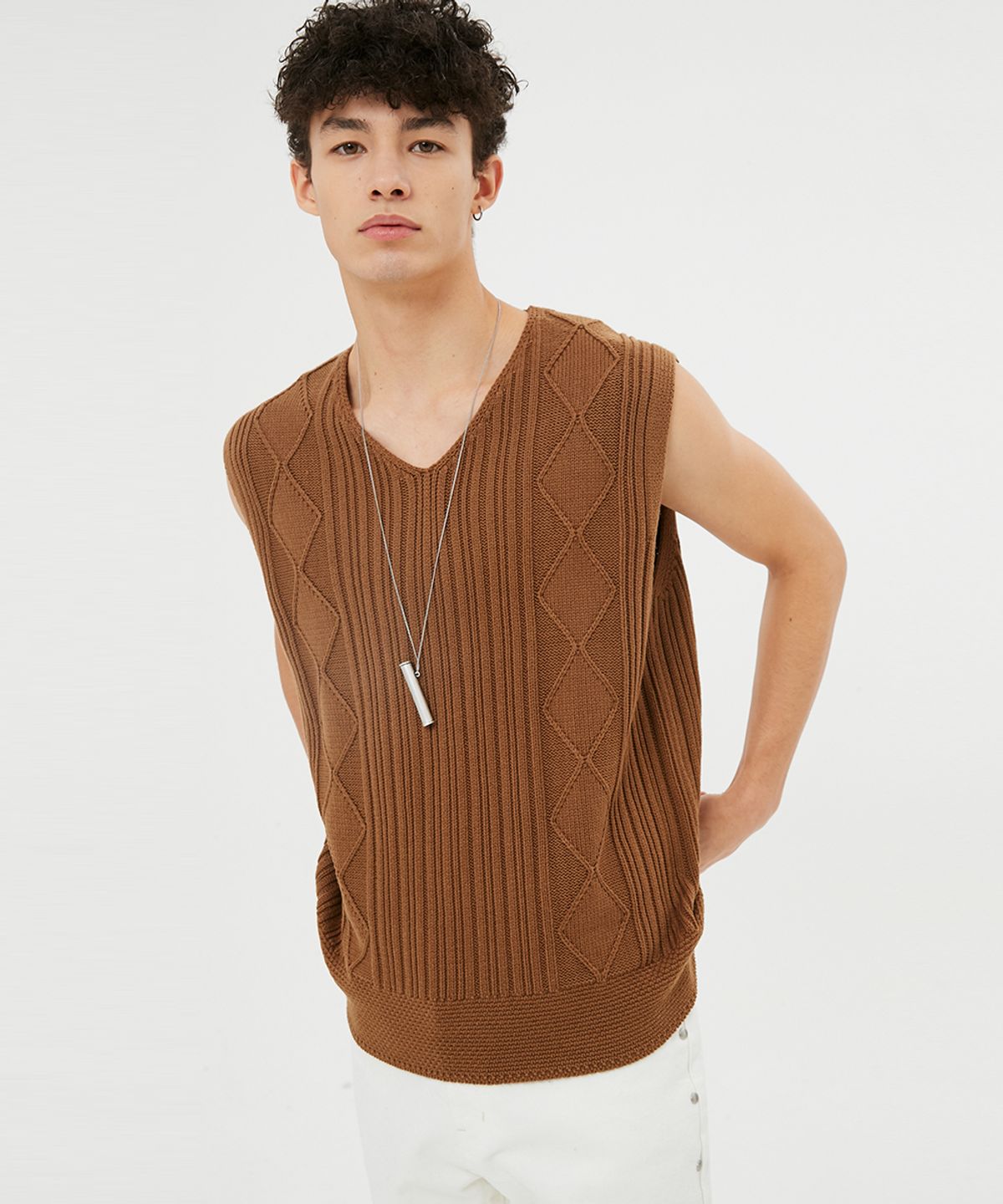 문선(MOONSUN) UNISEX, Solar Dia Ribbed Knit Vest / Camel