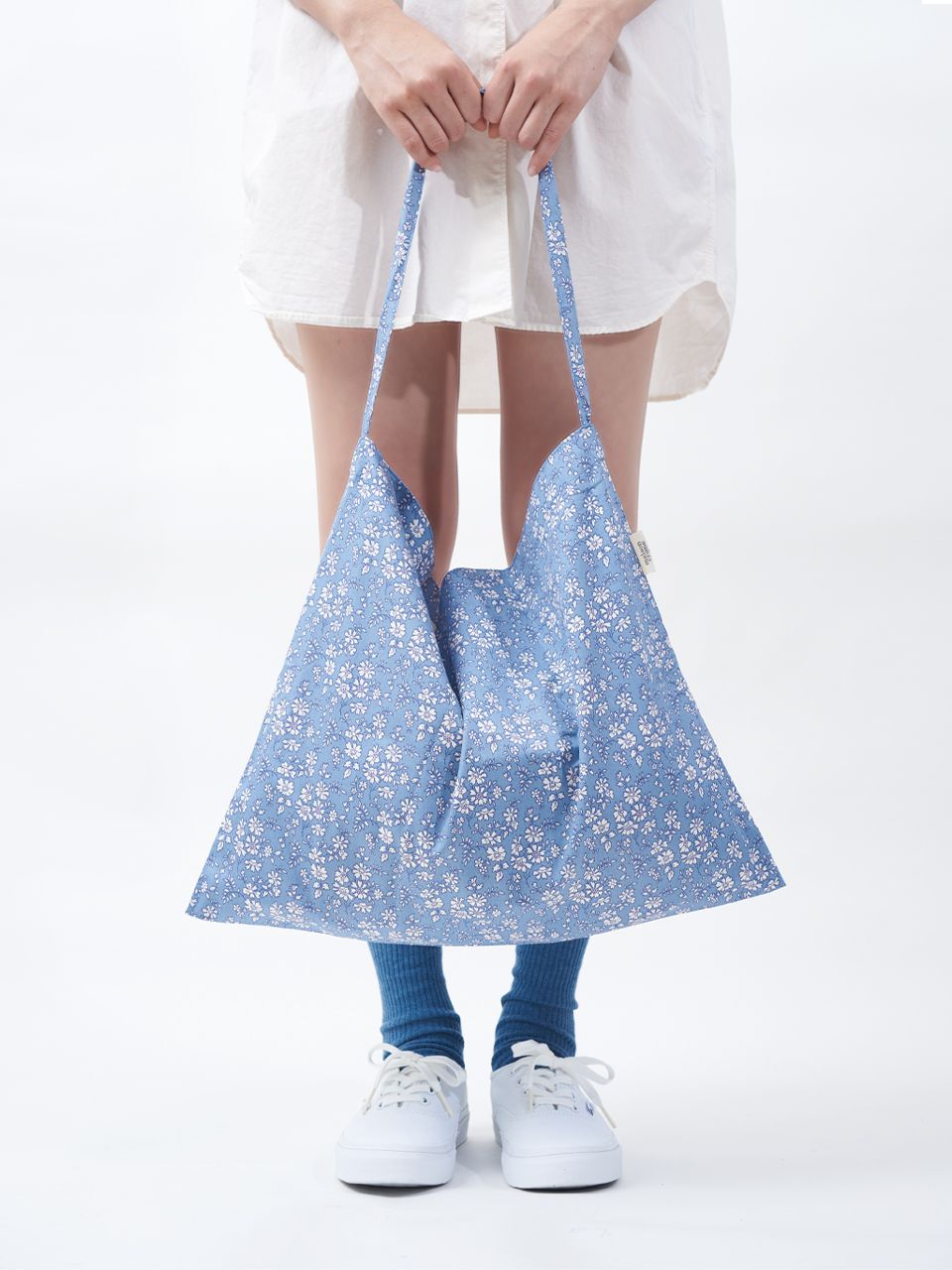 maison creme☆Floral eco bag MUSINSA | MAISON CREME Floral eco bag _ Blue bouquet