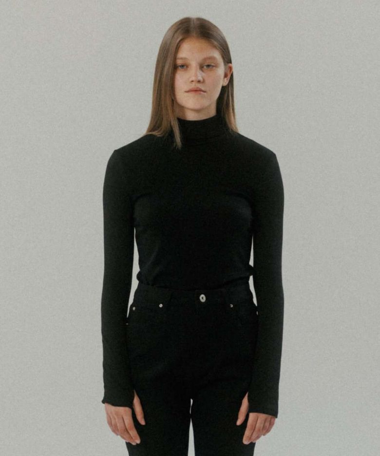 BASIC ROLL-NECK PULLOVER BLACK