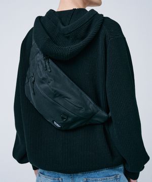 D링 웨이스트 슬링백  - 블랙