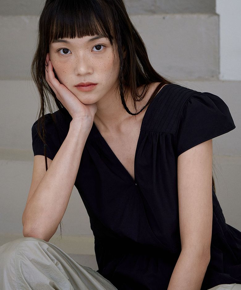 PUFF PIN TUCK BLOUSE [ NAVY ]