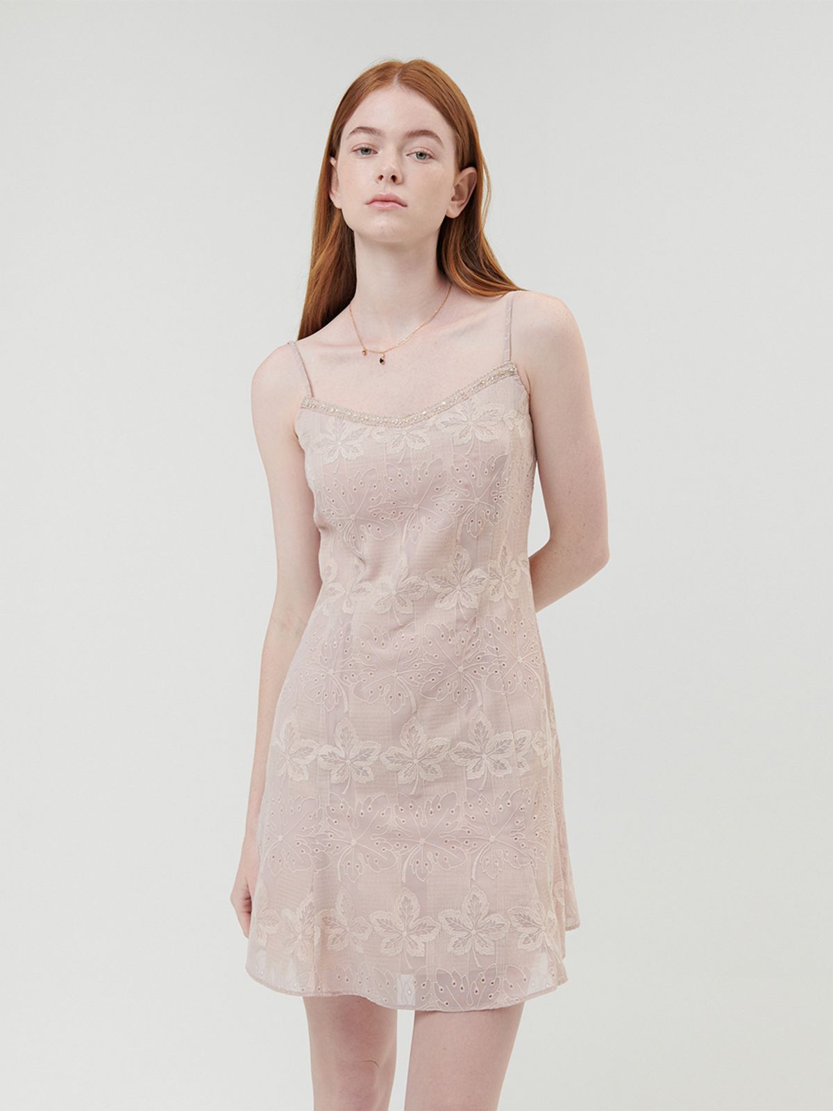 오앨(OUEL) LEAF EMBROIDERED MINI DRESS_PINK