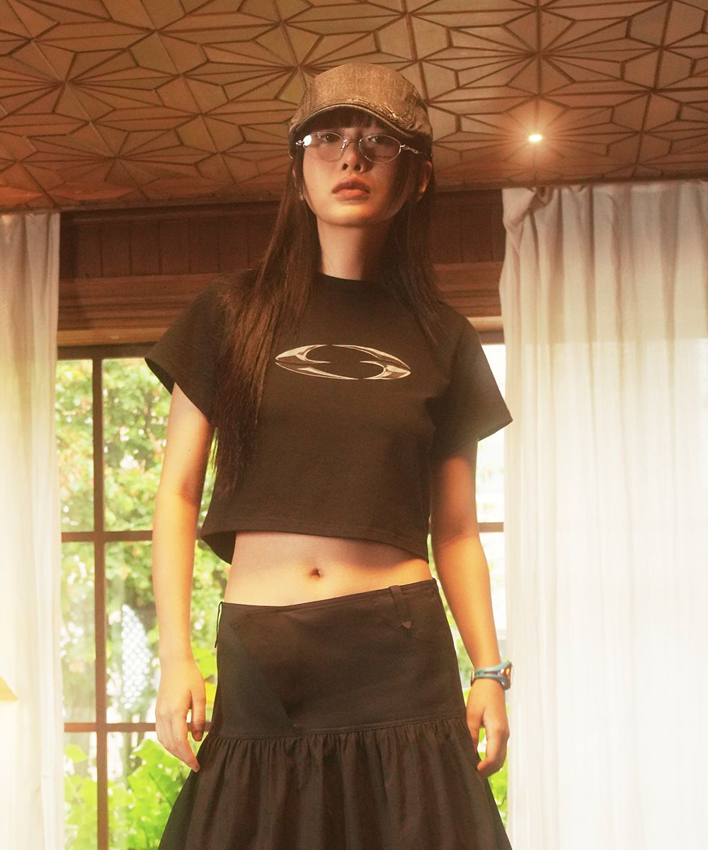 MUSINSA公式 | GRAILZ 3D OVAL LOGO CROP T-SHIRTS [BLACK]