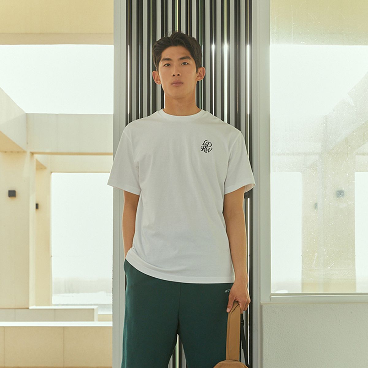 리드로(LEADRAW) 뉴 심볼 반팔 티셔츠 _ 화이트