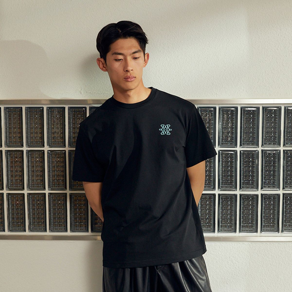 리드로(LEADRAW) 플라워 타이거 반팔티셔츠 _ 블랙