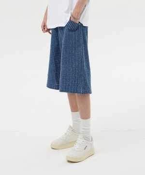 와이드 편칭 데님 하프 팬츠_중청