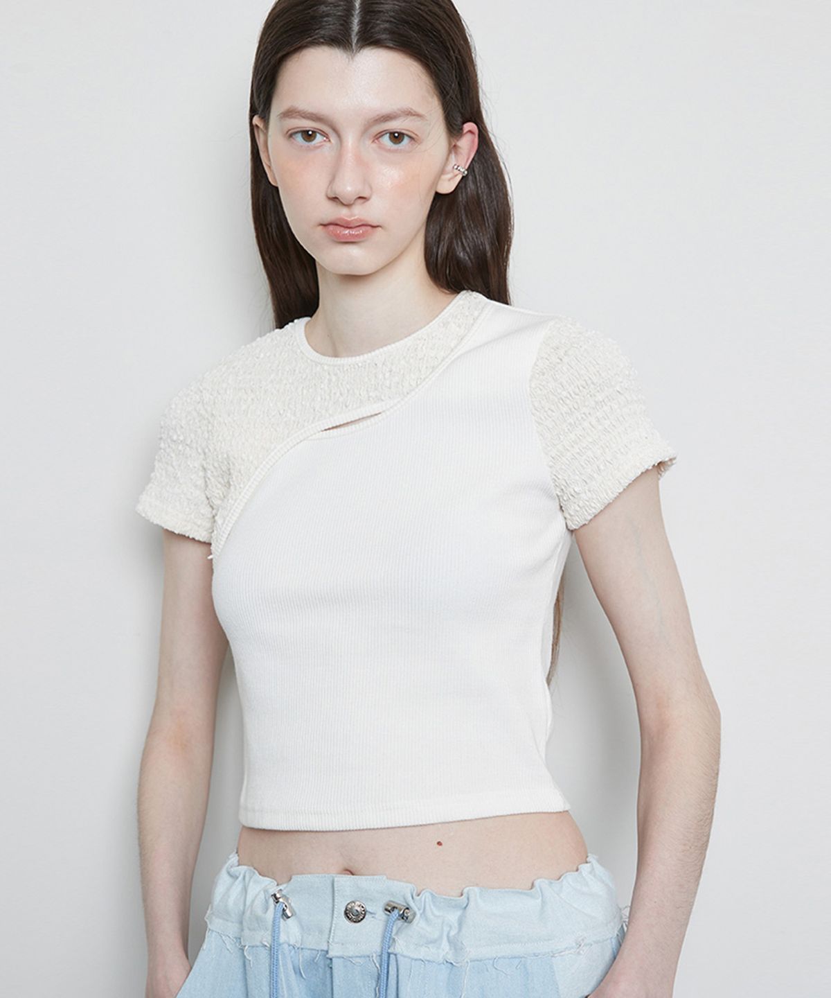 라티젠(LARTIGENT) L3 CUTOUT SHORT SLEEVE T-SHIRT(CREAM)