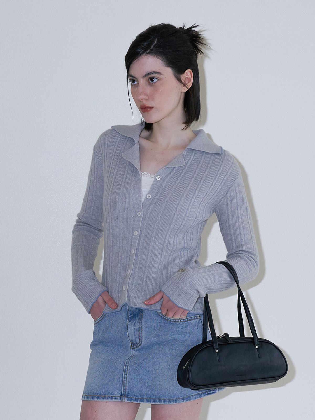 썸웨어버터(SOMEWHEREBUTTER) demi baguette bag - matt black