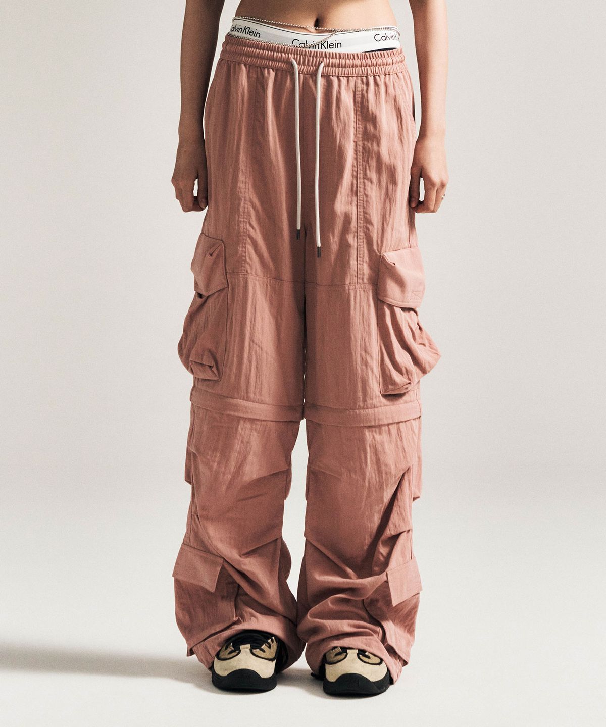 스키즘 인듀싱(SCHISM INDUCING) NYLON CARGO PANTS, PINK