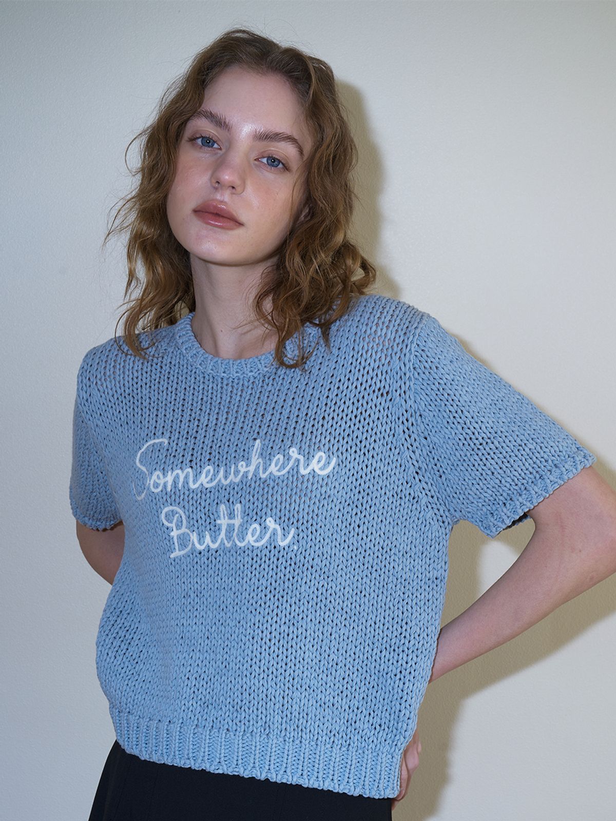 썸웨어버터(SOMEWHEREBUTTER) letter knit - light blue