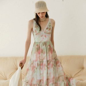 DD_Smudged rainbow embroidery dress