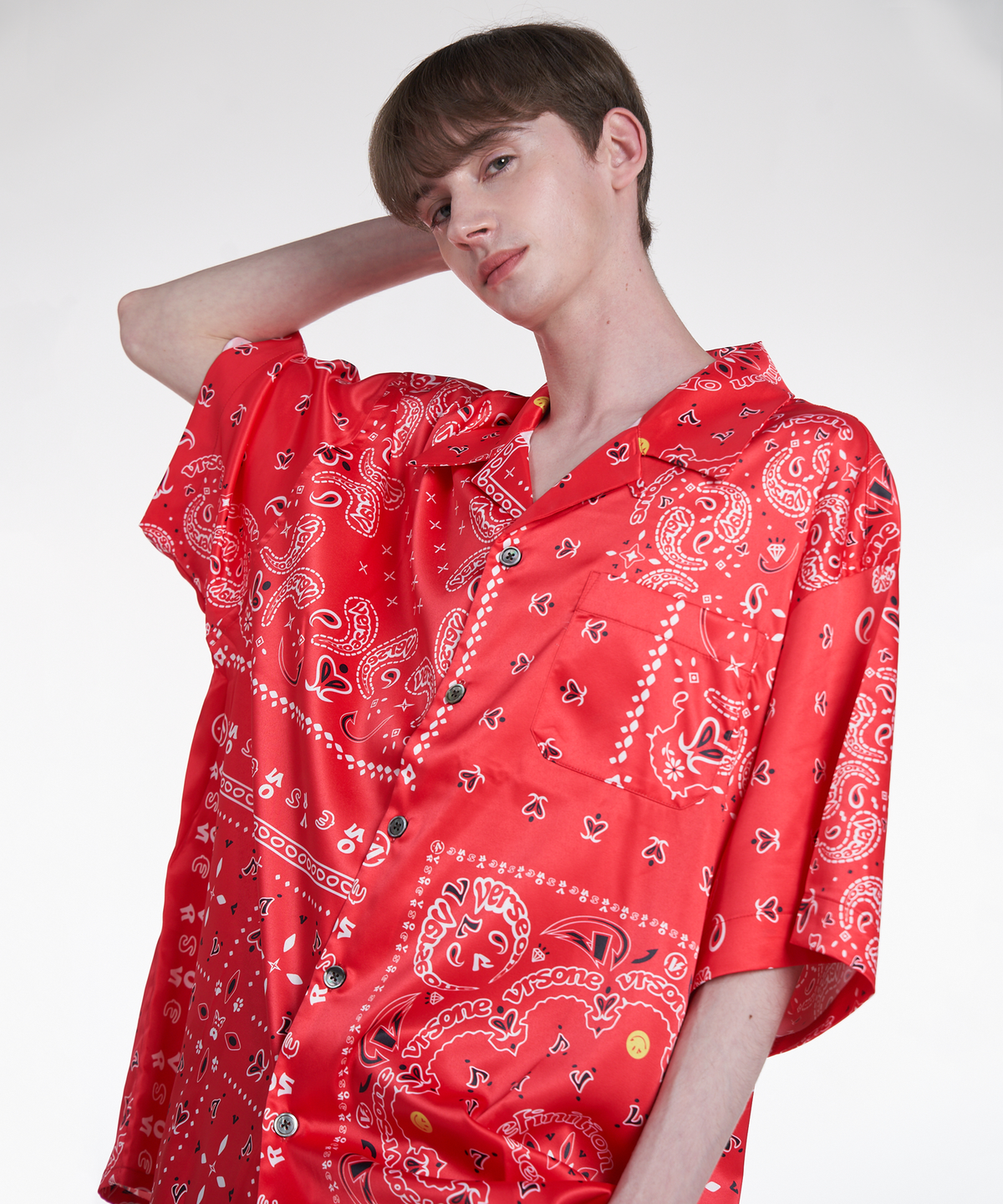 벌스원(VERSE ONE) OVER FIT PAISLEY S/S SPANDEX SHIRTS RED