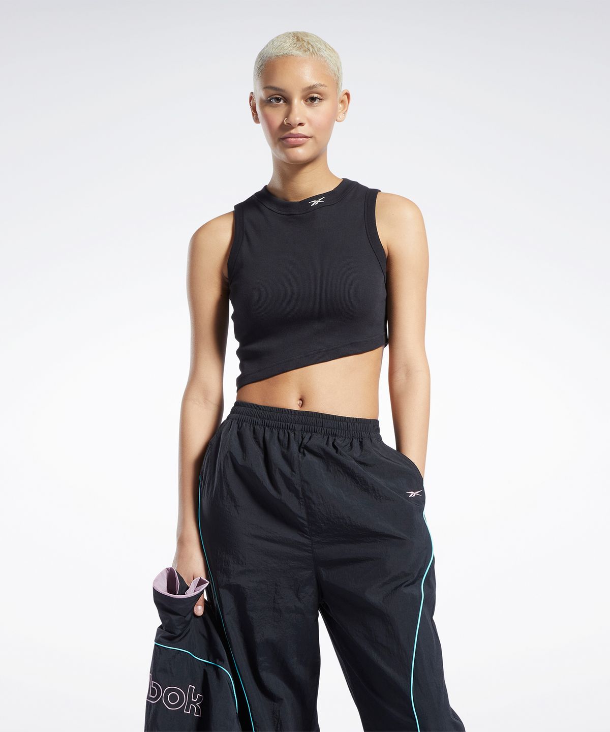 리복(REEBOK) CL WDE CROPPED RIB TANK TOP - 블랙 / HH7375