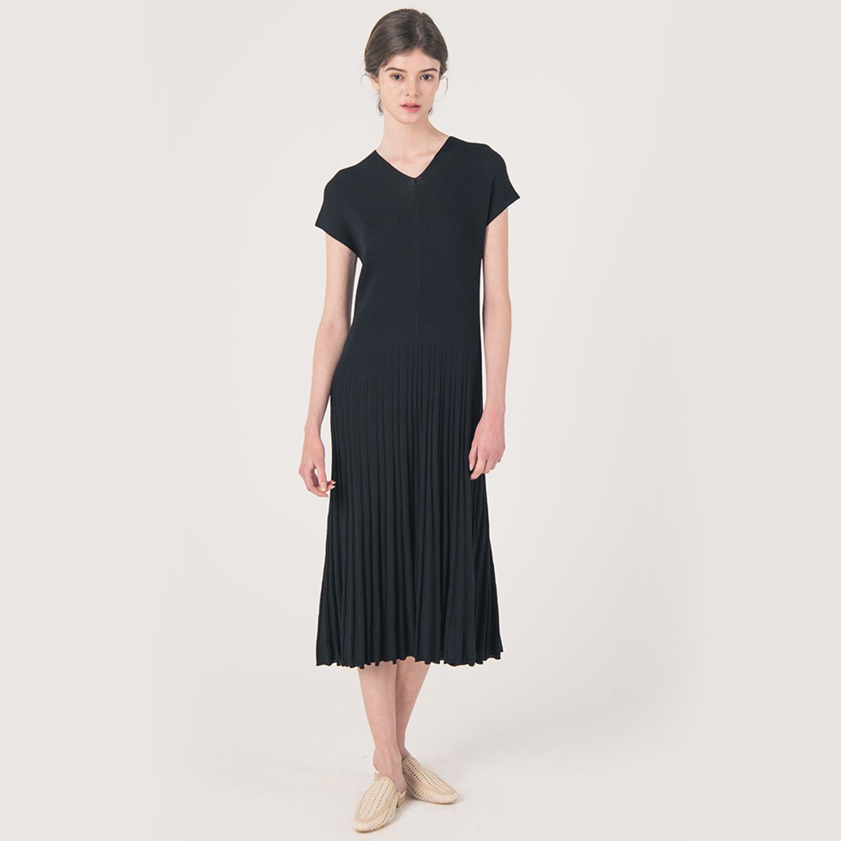 웬스데이딜라잇(WEDNESDAY DELIGHT) WED_V neck sleeveless dress_BLACK