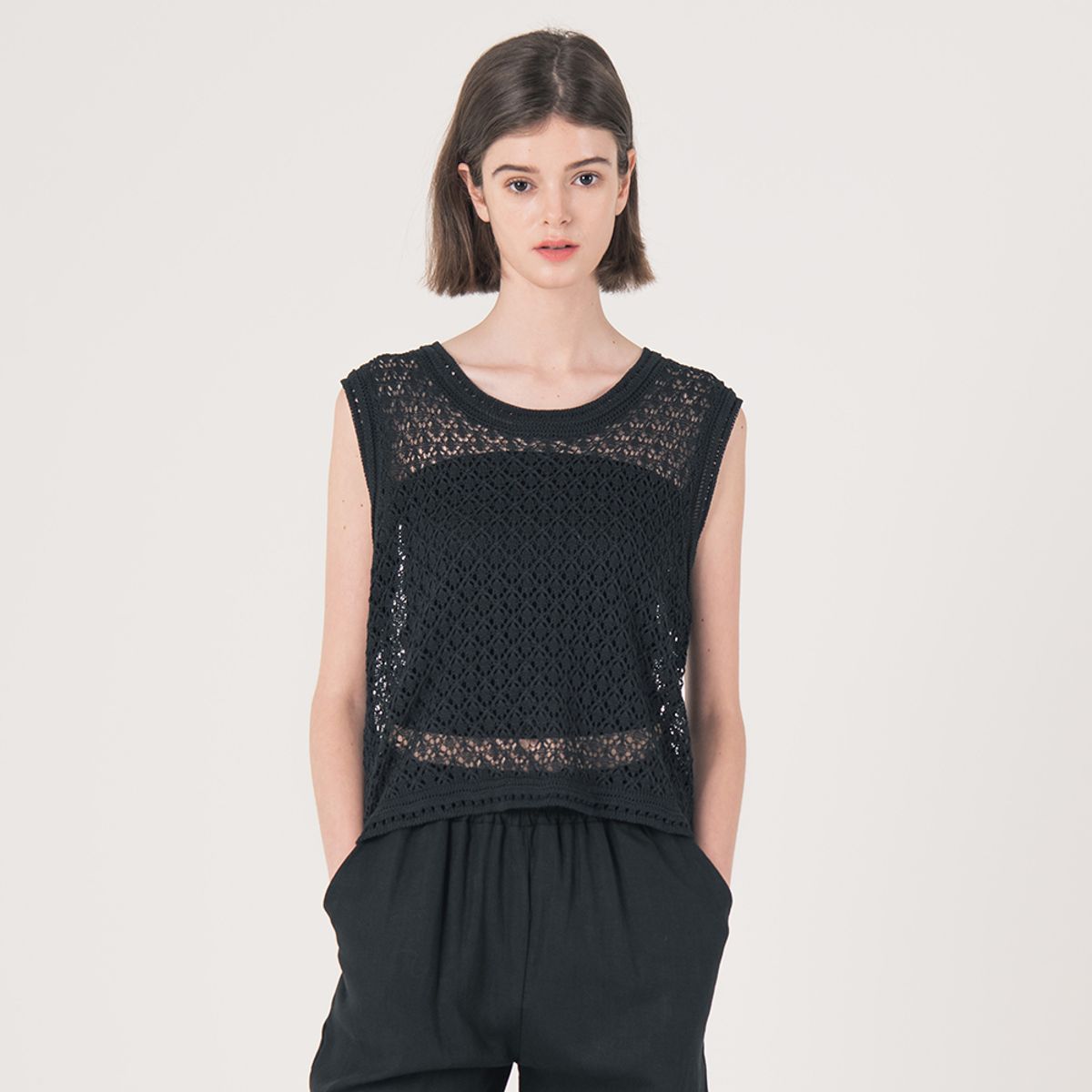 웬스데이딜라잇(WEDNESDAY DELIGHT) WED_Cable round neck knit vest_BLACK