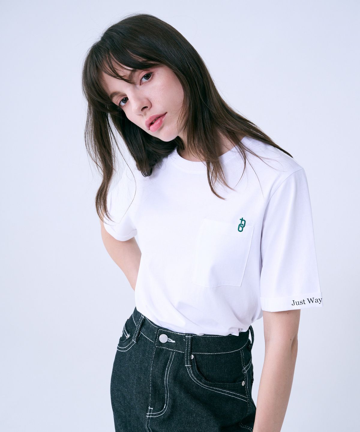 솔트앤초콜릿(SALT AND CHOCOLATE) 포켓 포인트 슬리브 레터링 티셔츠 화이트 4W2321004