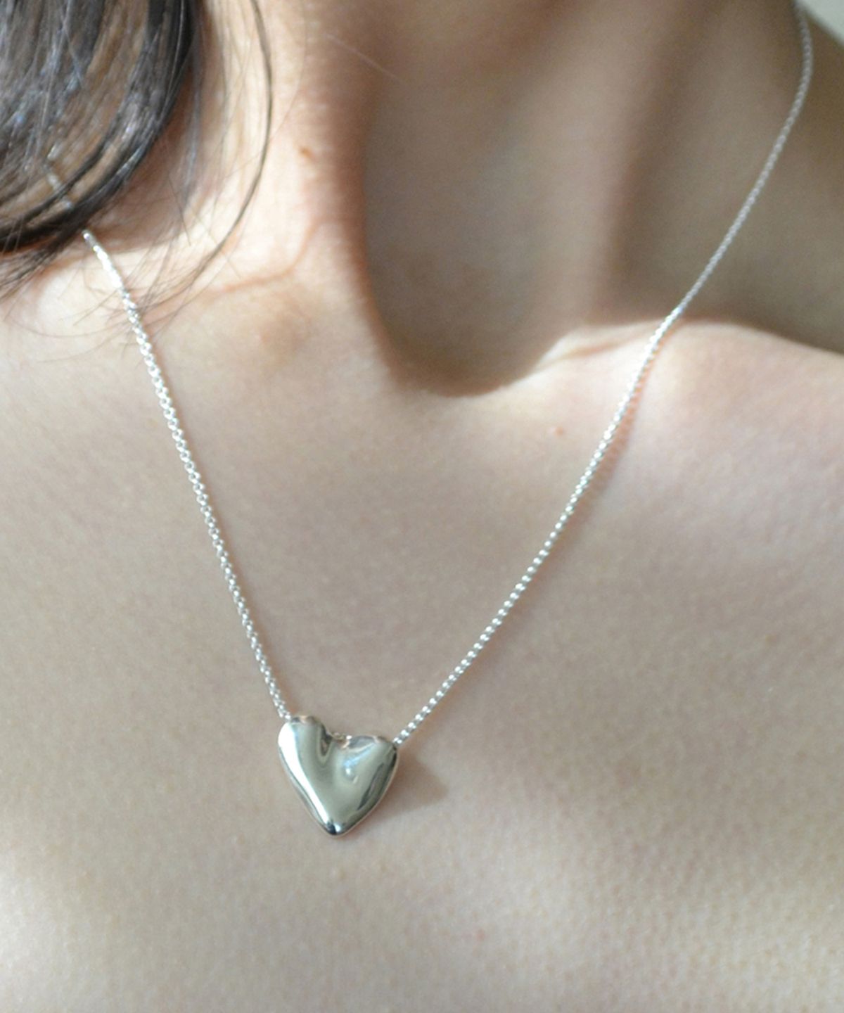 누아보(NUAVO) Wavy heart necklace