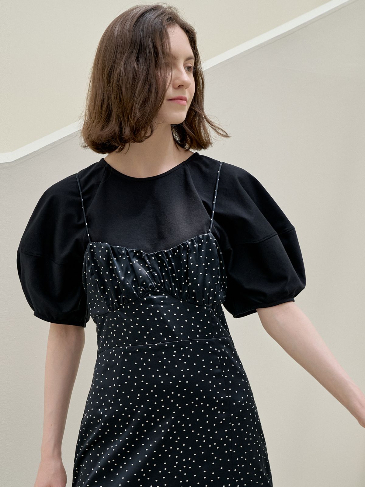 아방(AVANT-G) Big Puff Sleeve T-shirt - BLACK