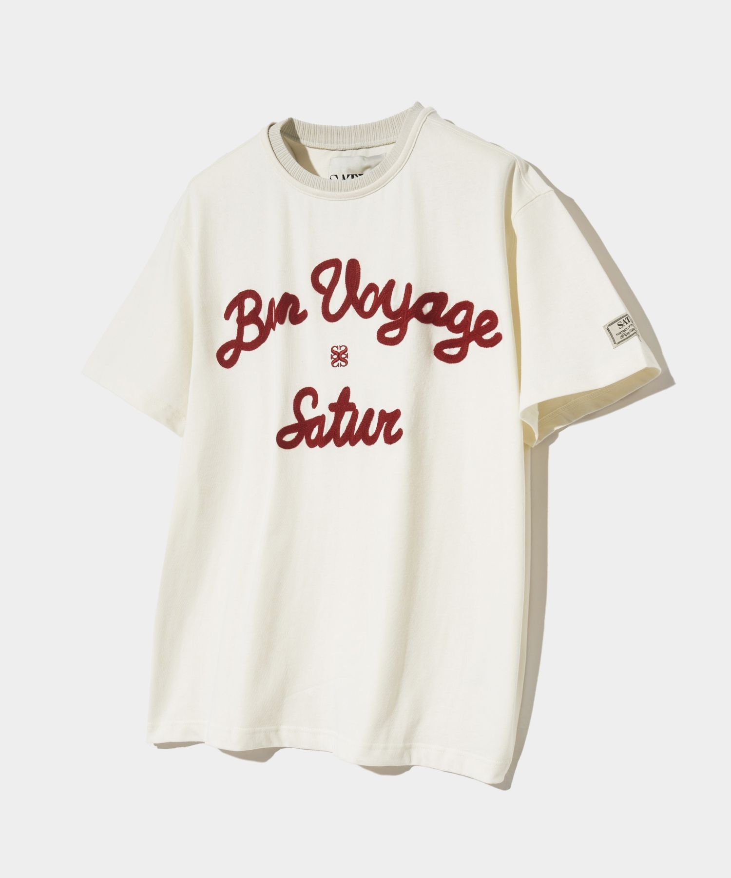 satur SATUR SATUR LOGO VOYAGE T-SHIRT (PERIOD RED) (Creatrip)